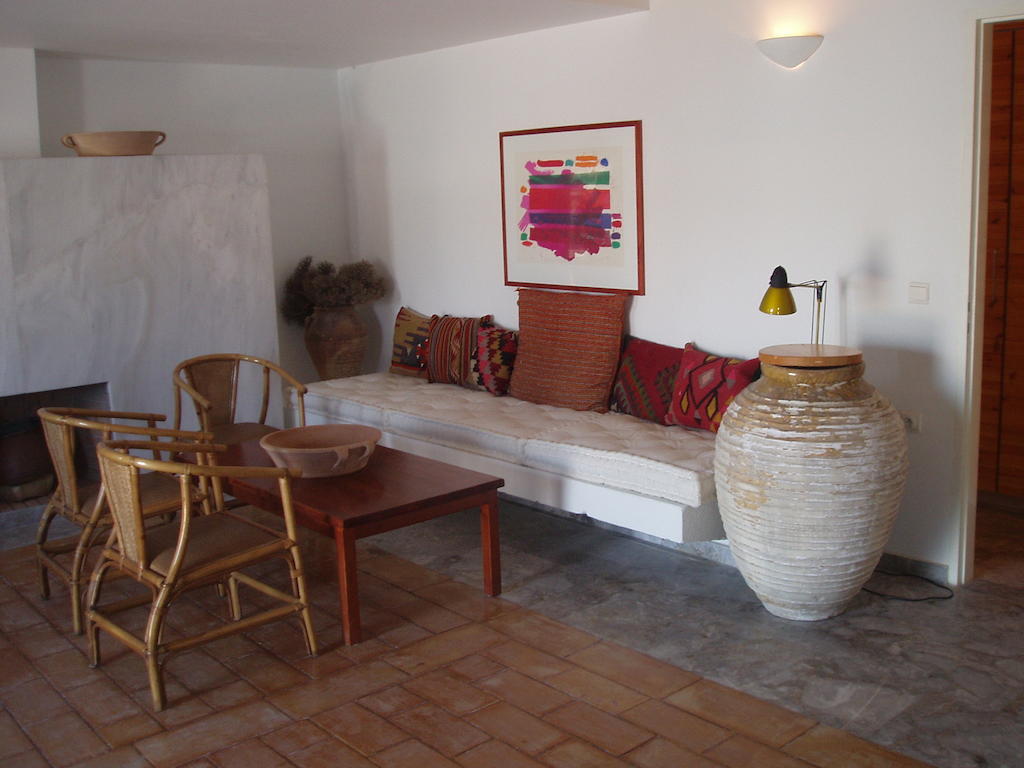 Τhe White Houses Makrýgialos Chambre photo
