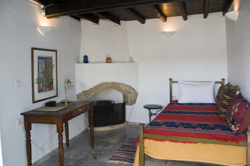 Τhe White Houses Makrýgialos Chambre photo