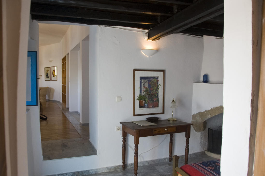 Τhe White Houses Makrýgialos Chambre photo