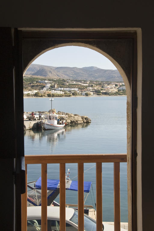 Τhe White Houses Makrýgialos Chambre photo
